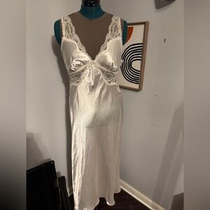 Gilligan & O'Malley Cream Lace Satin Chemise